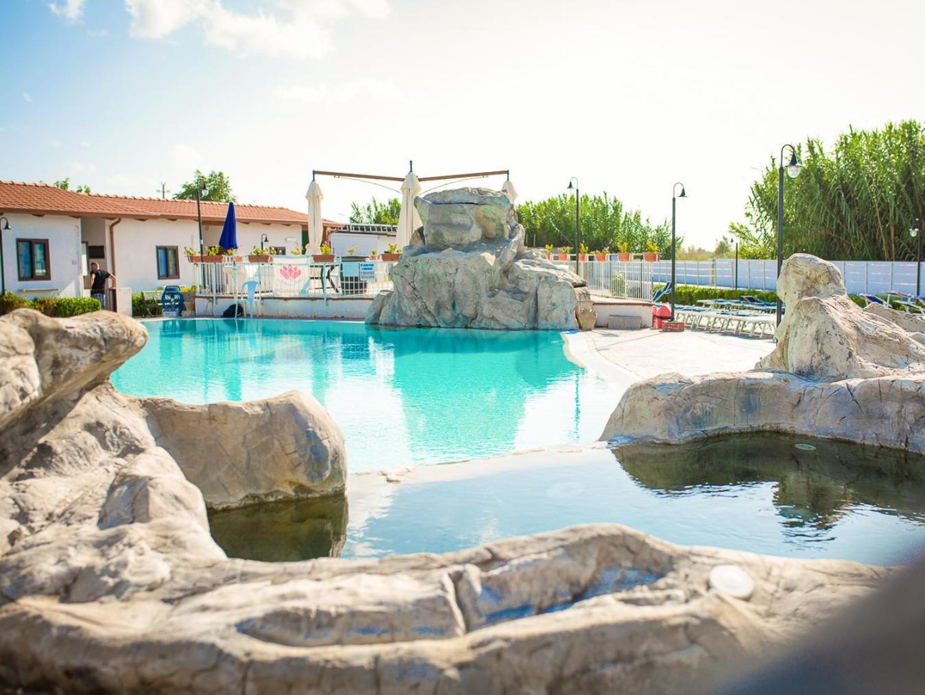 Residence Arco Delle Rose Agropoli Bagian luar foto